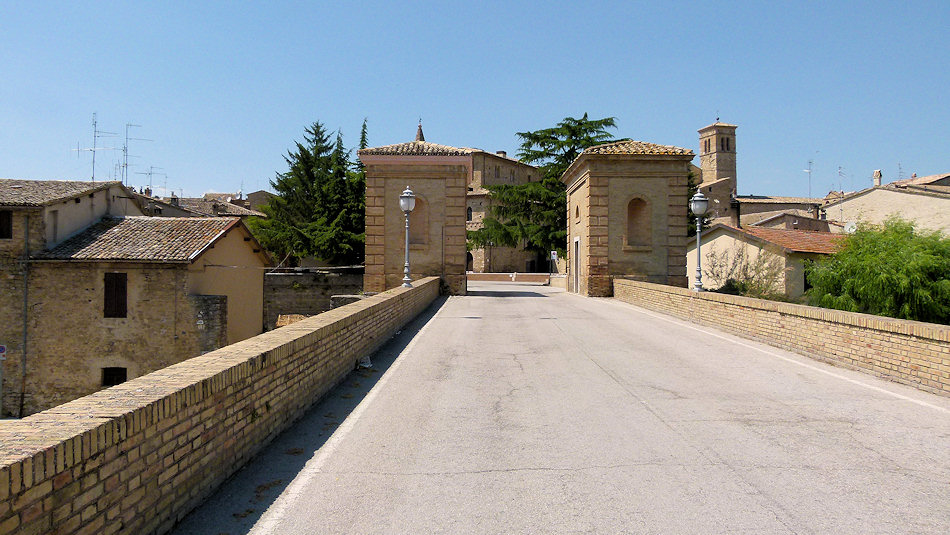 P1020118-Bevagna.jpg