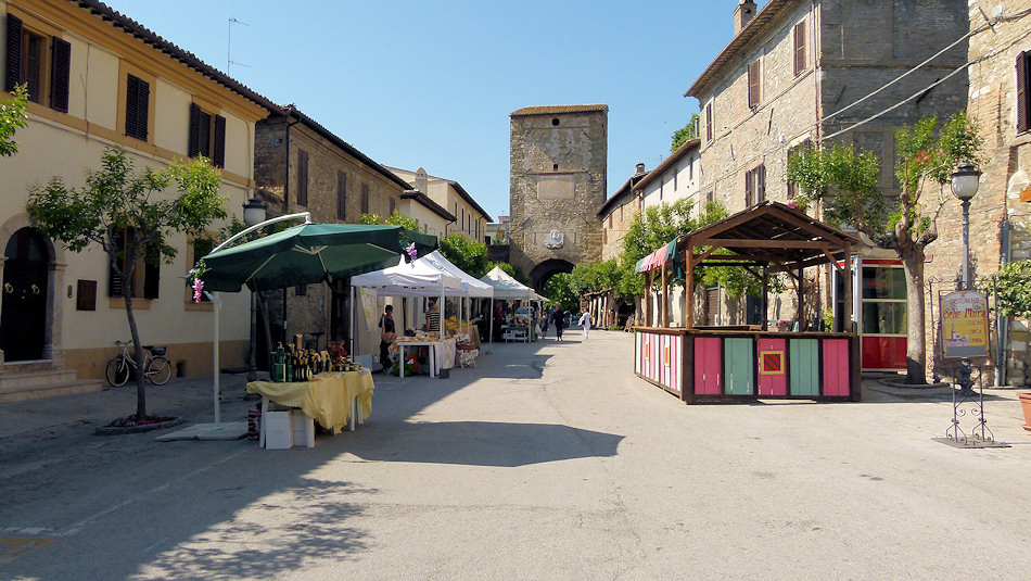 P1020124-Bevagna.jpg