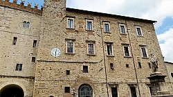 Thumbnail of P1020261-Todi.jpg