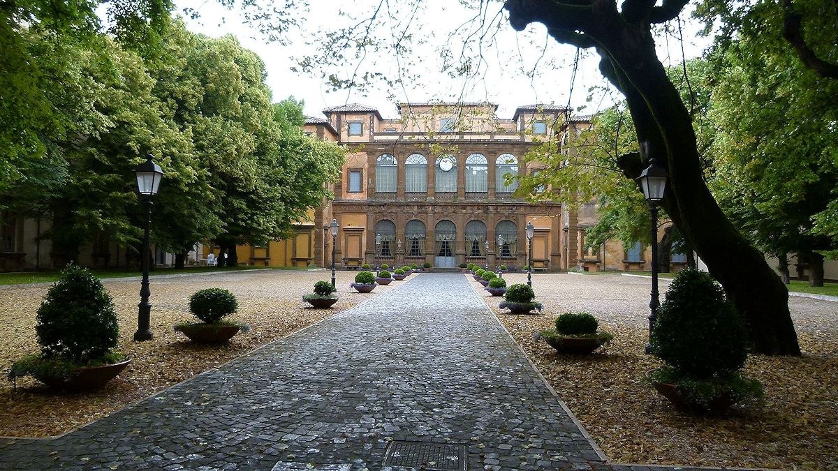 P1030856_Villa_Mondragone.jpg