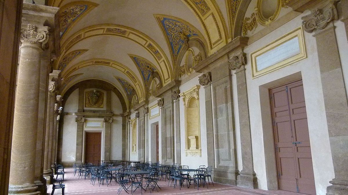 P1030862_Villa_Mondragone.jpg