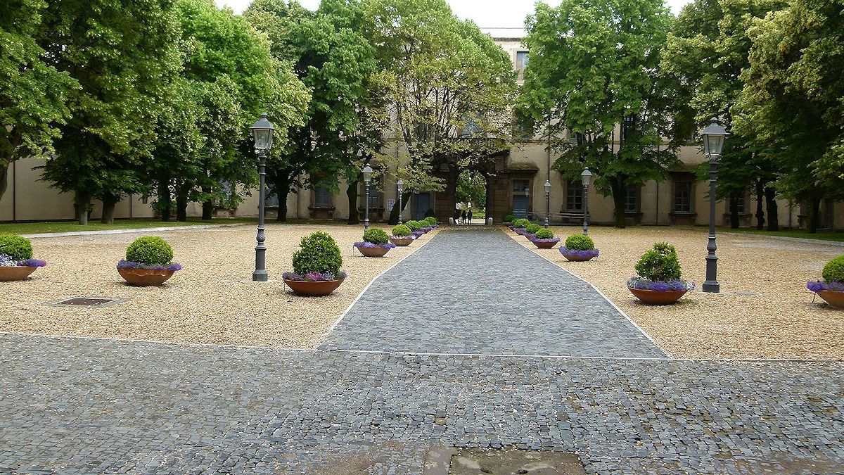P1030867_Villa_Mondragone.jpg