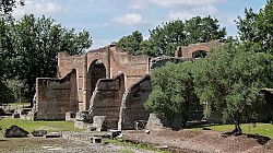 Thumbnail of P1030891_Villa_Adriana.jpg