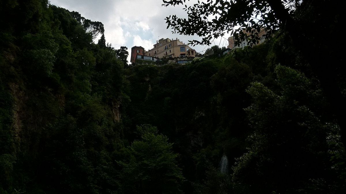 P1040064_Villa_Gregoriana.jpg