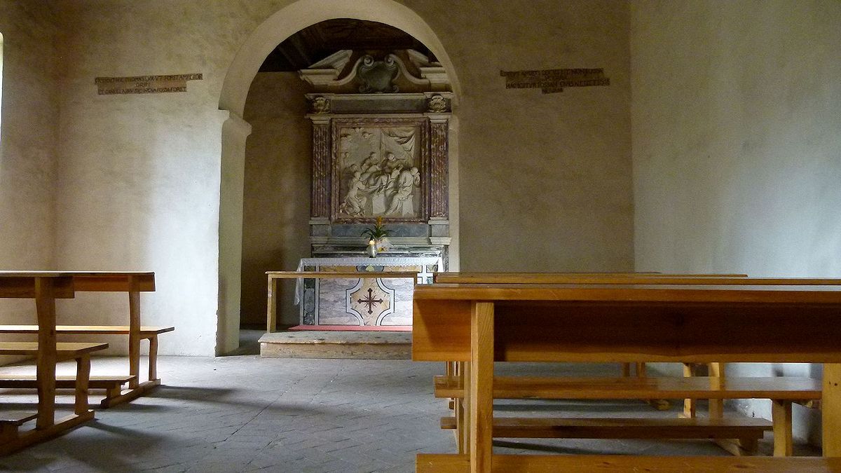 P1040162_Abbazia_di_Fossanova.jpg