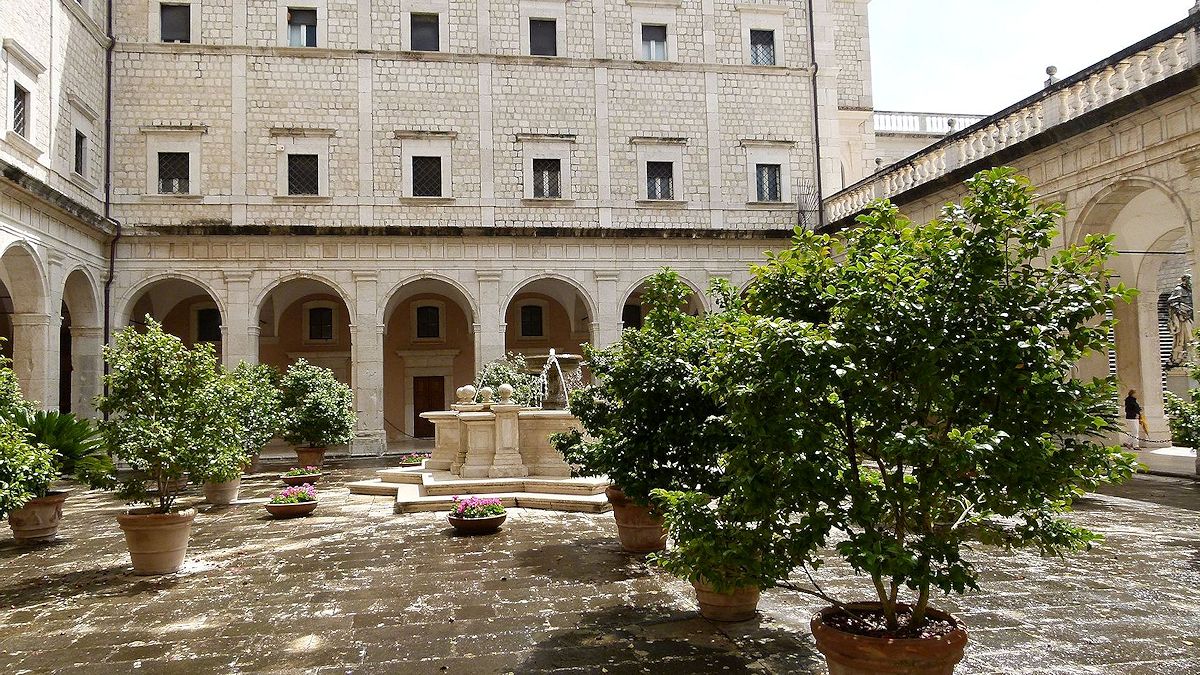P1040182_Abbazia_di_Monte_Cassino.jpg