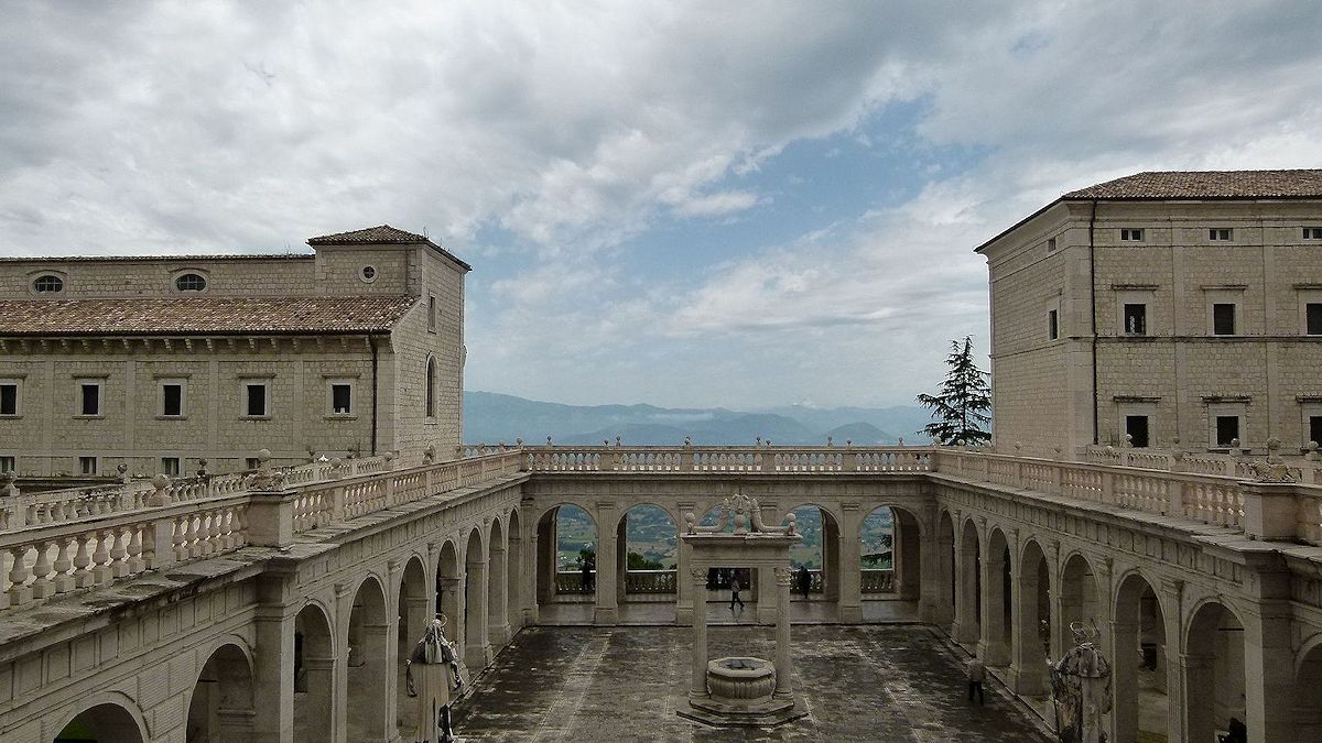 P1040207_Abbazia_di_Monte_Cassino.jpg