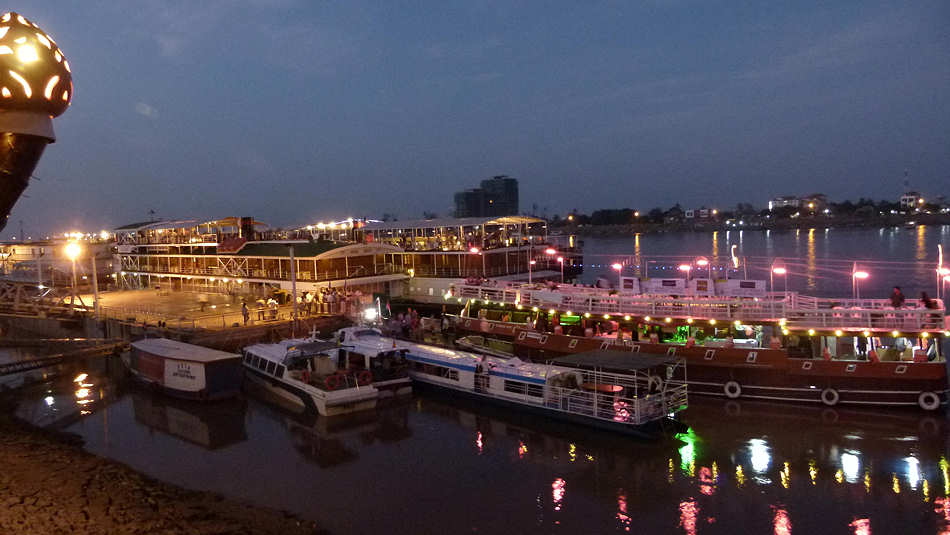 P1010763_Bopha_Phnom_Penh.jpg