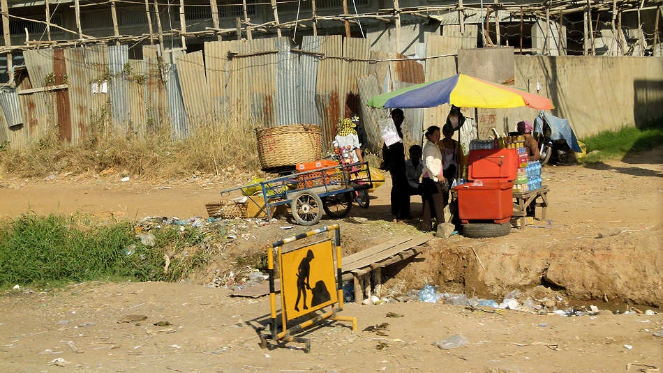P1010893_Strassenstaende_Phnom_Penh.jpg