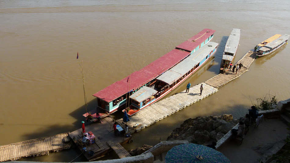 P1000427_Luang_Prabang_Tham_Ting_Pak_Ou_Hoehlentempel.jpg