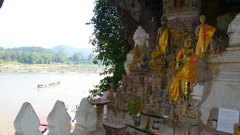 P1000430_Luang_Prabang_Tham_Ting_Pak_Ou_Hoehlentempel.jpg