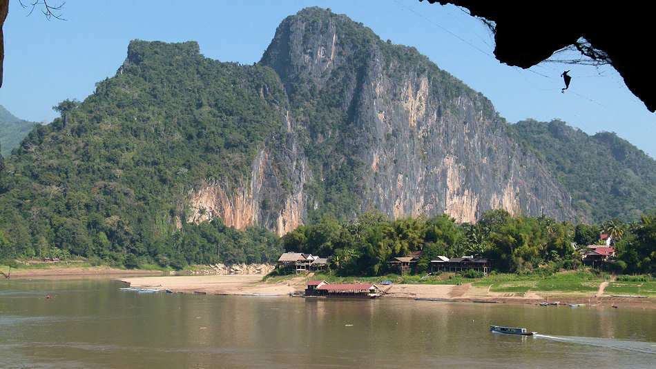 P1000438_Luang_Prabang_Tham_Ting_Pak_Ou_Hoehlentempel.jpg