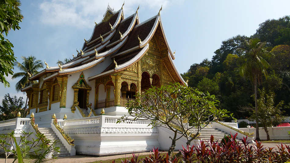 P1000549_Luang_Prabang_Palastmuseum_Ho_Kham.jpg