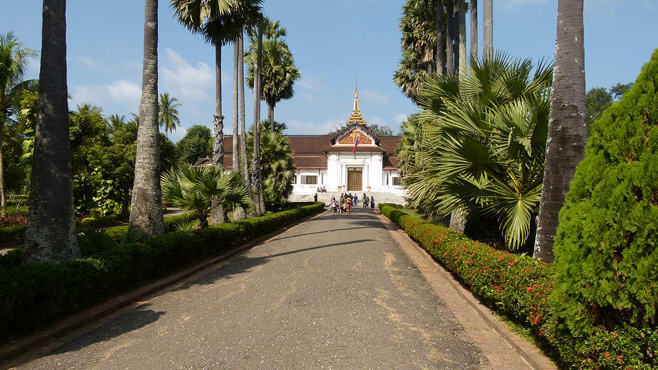 P1000565_Luang_Prabang_Palastmuseum_Ho_Kham.jpg