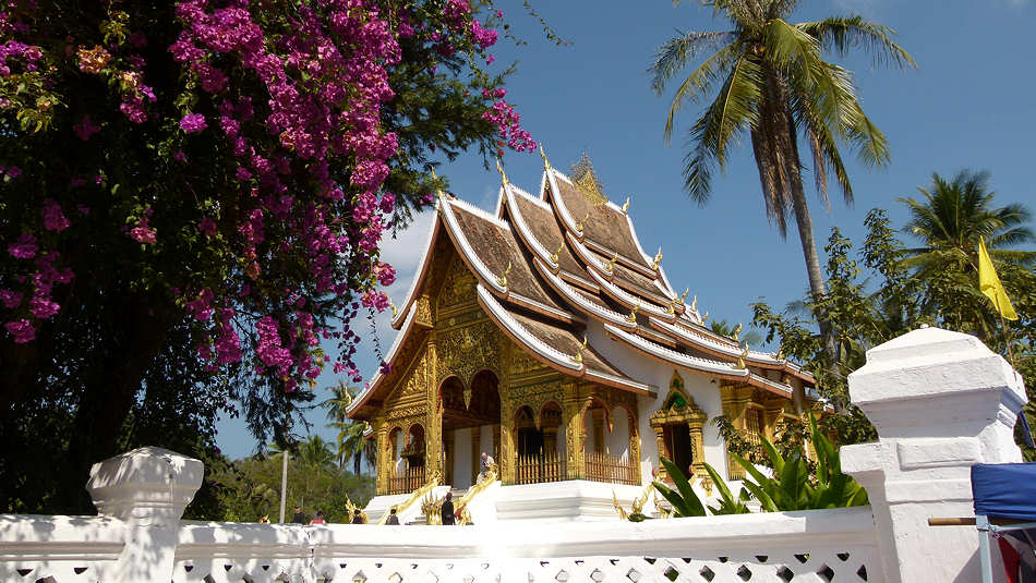 P1000566_Luang_Prabang_Palastmuseum_Ho_Kham.jpg