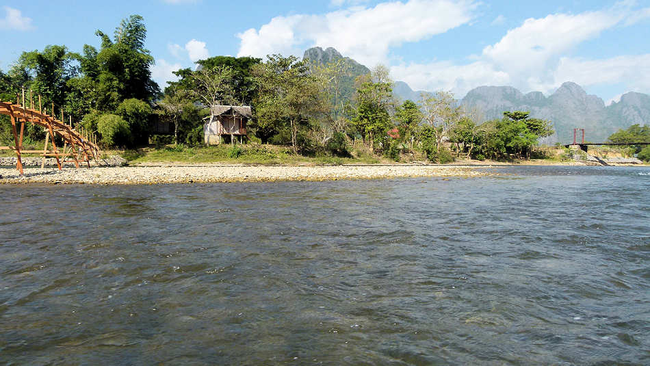 P1000757_Bootsfahrt_zur_Organic_Farm_Vang_Vieng.jpg