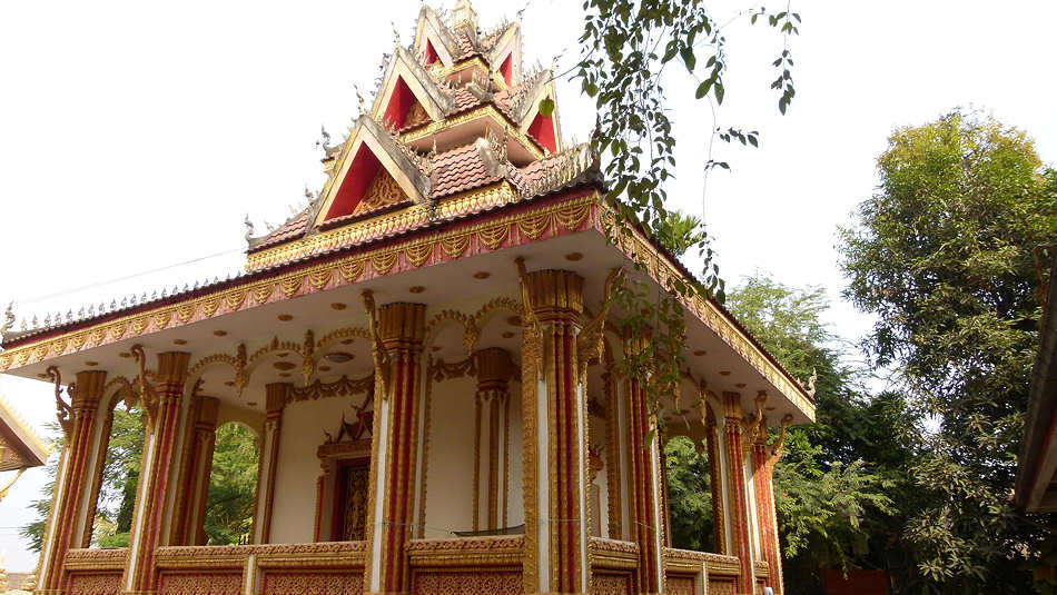 P1000825_Vat_That_Luang_Tai_Vientiane.jpg