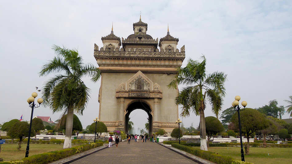 P1000838_Patuxai_Anousavari_Vientiane.jpg