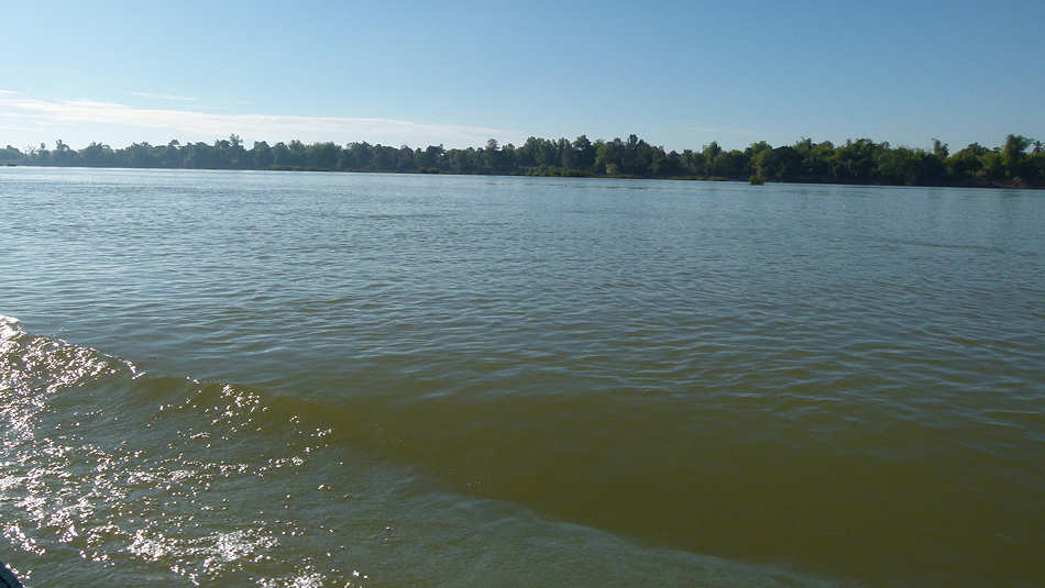 P1000989_Mekong_nahe_Muang_Khong.jpg