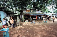 Thumbnail of Myanmar 2000-01-057.jpg