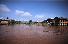 Thumbnail of Myanmar 2000-02-060.jpg